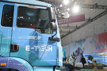 ����HOWO TX EV 6X4����ʽ���綯ǣ���� 400.619kWhͼƬ