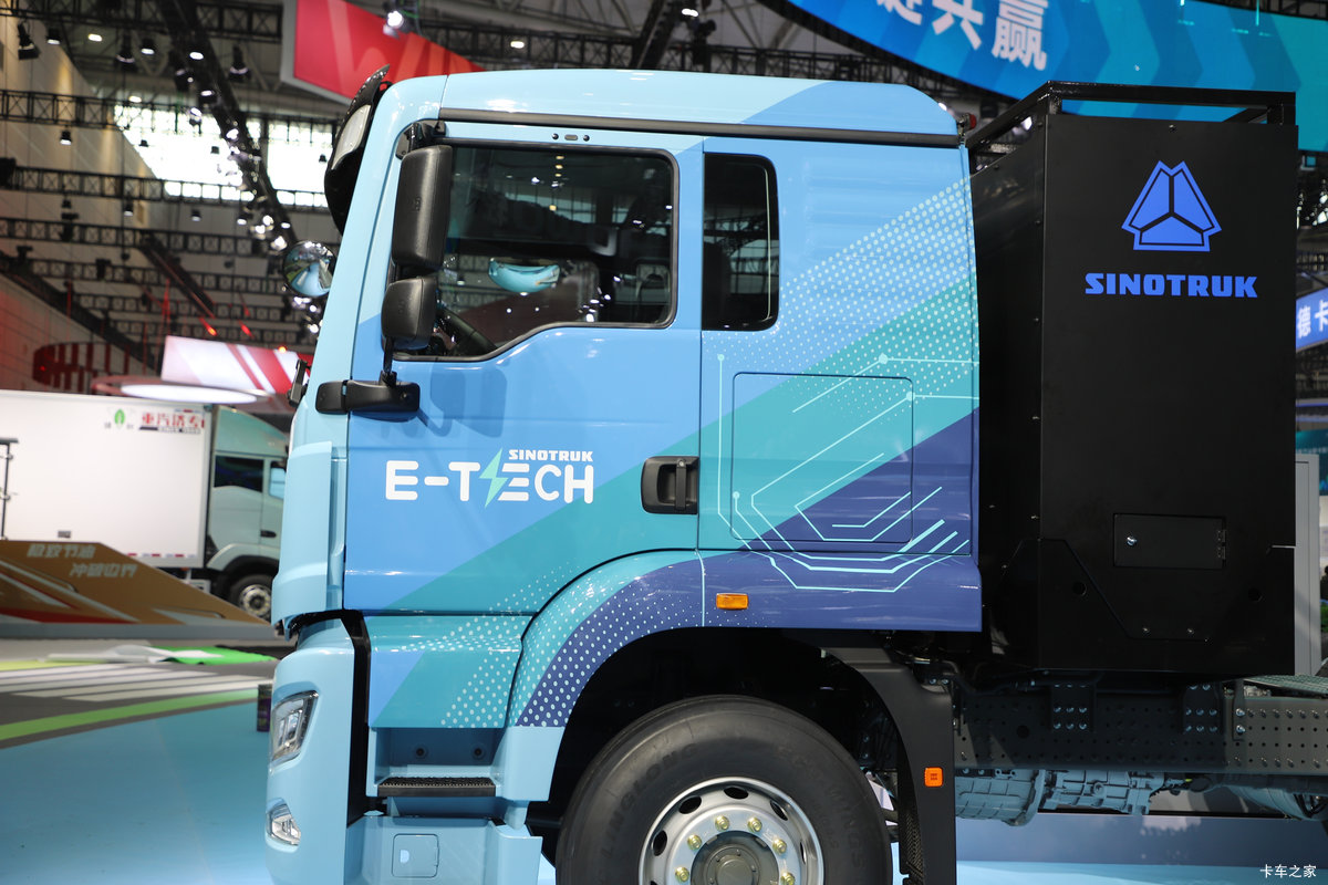 ����HOWO TX EV 6X4����ʽ���綯ǣ���� 400.619kWh���