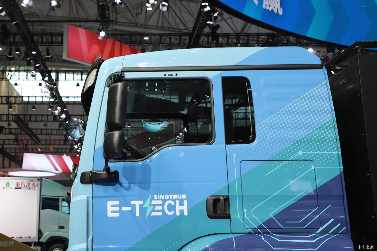 ����HOWO TX EV 6X4����ʽ���綯ǣ���� 400.619kWh���