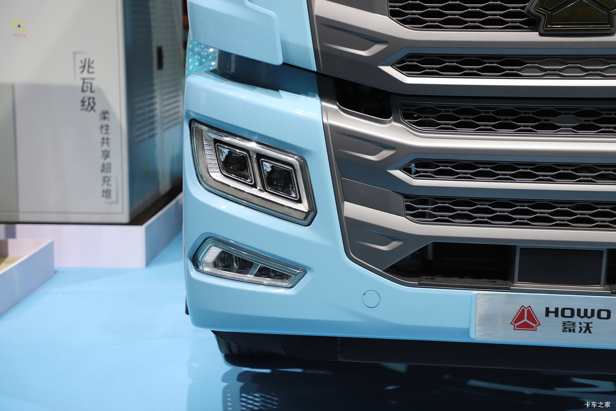 ����HOWO TX EV 6X4����ʽ���綯ǣ���� 400.619kWh���