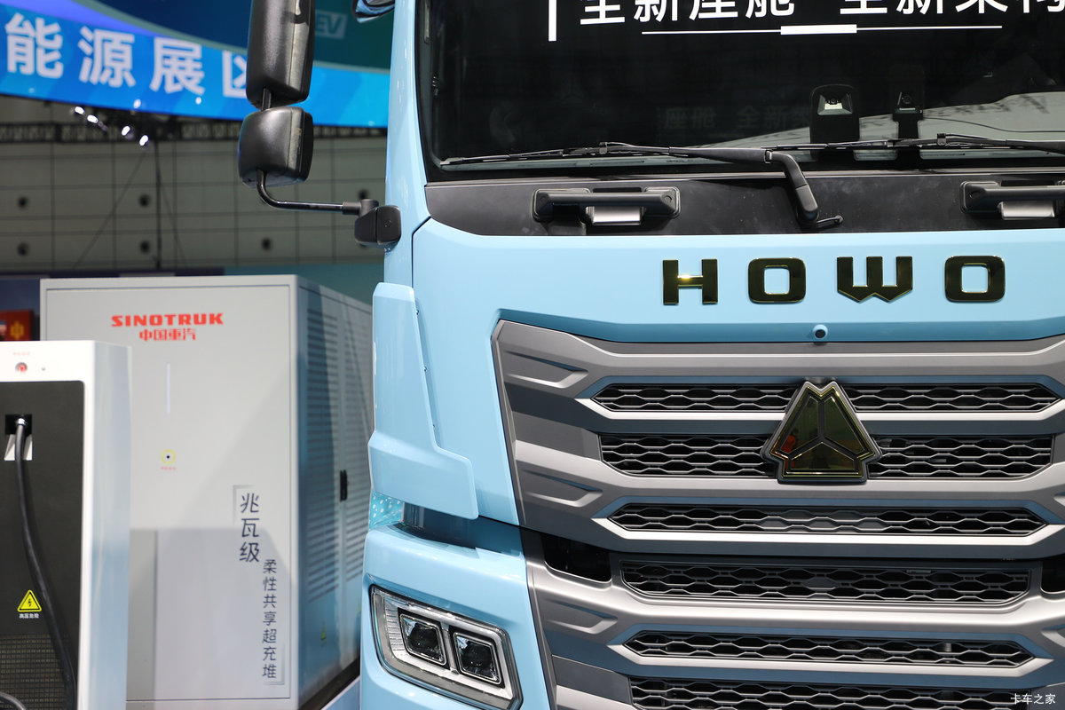 ����HOWO TX EV 6X4����ʽ���綯ǣ���� 400.619kWh���