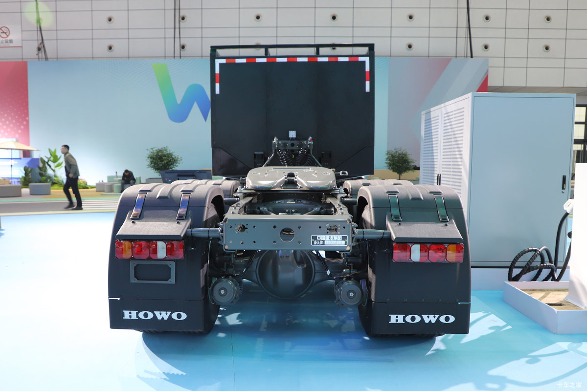 ����HOWO TX EV 6X4����ʽ���綯ǣ���� 400.619kWh���