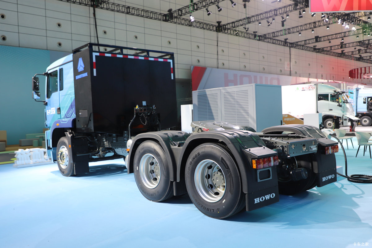 ����HOWO TX EV 6X4����ʽ���綯ǣ���� 400.619kWh���