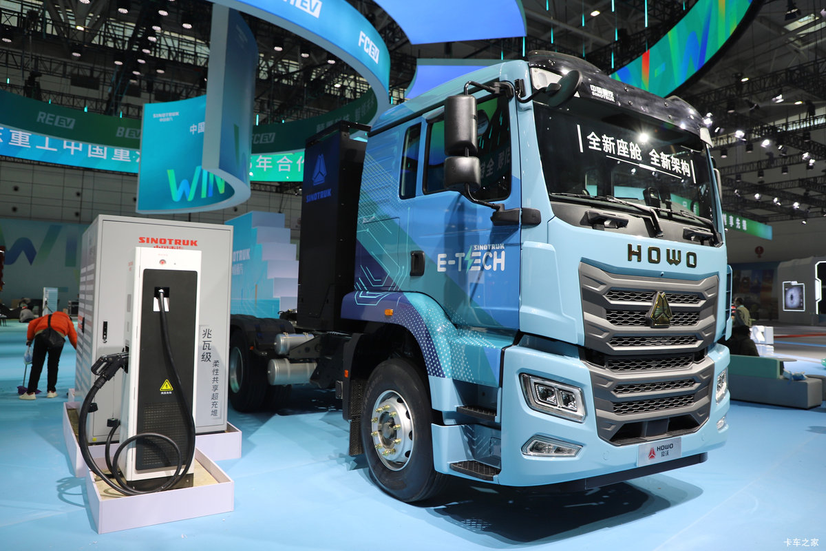 ����HOWO TX EV 6X4����ʽ���綯ǣ���� 400.619kWh���