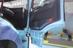 重汽HOWO TX EV 6X4换电式纯电动牵引车 400.619kWh