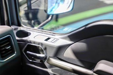 ����HOWO TX EV 6X4����ʽ���綯ǣ���� 400.619kWhͼƬ