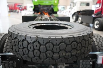 �������ó���������KC 8X4 8.8�״��綯��ж�� ����ʱ��600kWhͼƬ