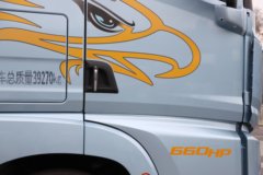 解放鹰途 商务舱 15.6L LNG 660马力 6X4 一汽解放12档 AMT自动档 牵引车