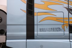 解放鹰途 商务舱 15.6L LNG 660马力 6X4 一汽解放12档 AMT自动档 牵引车