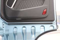 解放鹰途 商务舱 15.6L LNG 660马力 6X4 一汽解放12档 AMT自动档 牵引车