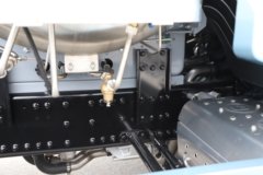 解放鹰途 商务舱 15.6L LNG 660马力 6X4 一汽解放12档 AMT自动档 牵引车