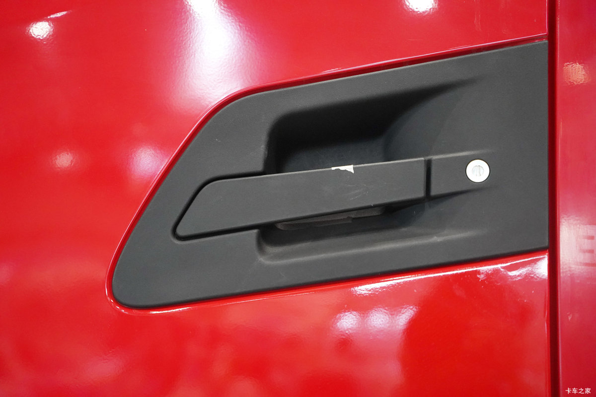 �������ó���������KL 4X2 ����ʽ���綯ǣ���� ����ʱ��400kWh���