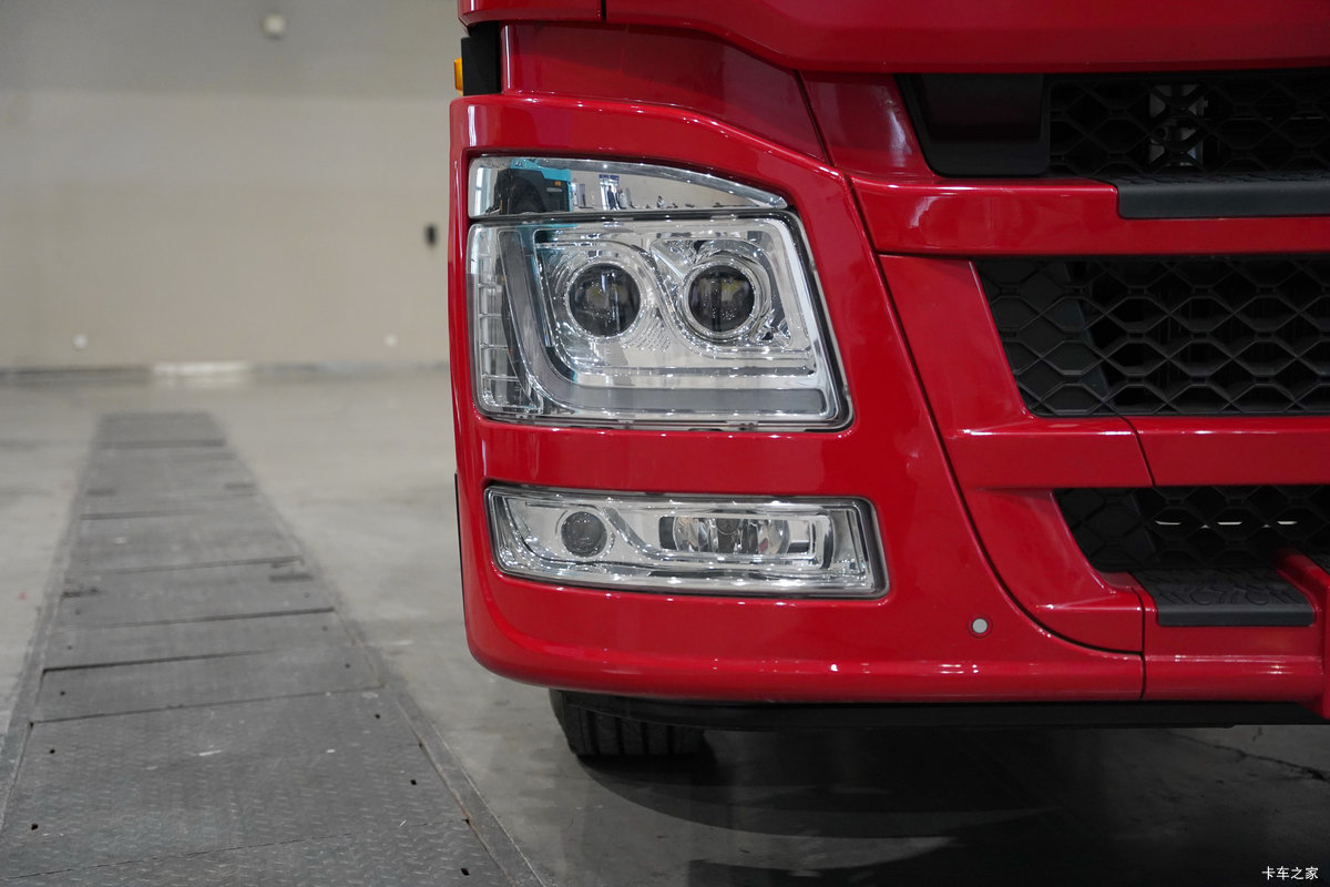 �������ó���������KL 4X2 ����ʽ���綯ǣ���� ����ʱ��400kWh���