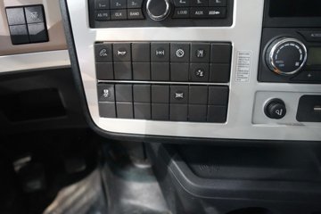 �������ó���������KL 4X2 ����ʽ���綯ǣ���� ����ʱ��400kWhͼƬ