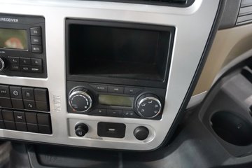 �������ó���������KL 4X2 ����ʽ���綯ǣ���� ����ʱ��400kWhͼƬ