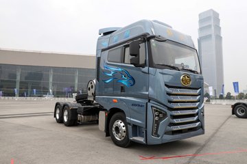 鹰航&nbsp;牵引车外观                                                图片