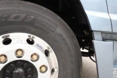 解放鹰航 智尊L版 15.6L LNG 660马力 6X4 一汽解放12档 AMT自动档 牵引车