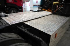 东风商用车东风天龙KL 6X4 纯电动牵引车 宁德时代600kWh