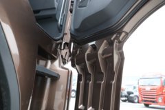 解放鹰驰 12.5L LNG 500马力 6X4 一汽解放12档 危险品牵引车