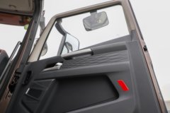 解放鹰驰 12.5L LNG 500马力 6X4 一汽解放12档 危险品牵引车