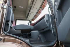 解放鹰驰 12.5L LNG 500马力 6X4 一汽解放12档 危险品牵引车