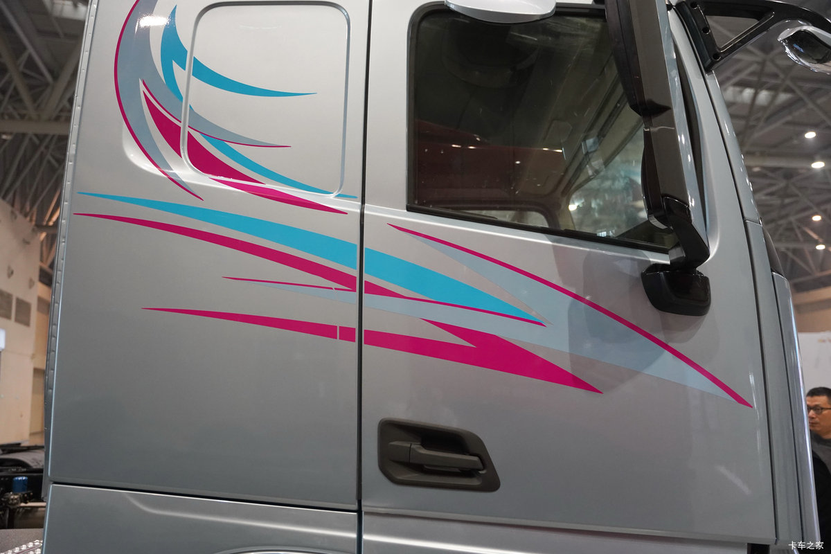 �������ó���������KL 6X4 ���綯ǣ���� ����ʱ��400kWh���