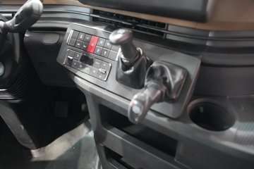 �������ó���������KL 6X4 ���綯ǣ���� ����ʱ��400kWhͼƬ