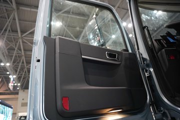 �������ó���������KL 6X4 ���綯ǣ���� ����ʱ��400kWhͼƬ