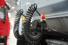 东风商用车东风天龙KL 6X4 纯电动牵引车 宁德时代400kWh