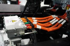 东风商用车东风天龙KL 6X4 纯电动牵引车 宁德时代400kWh