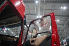 东风商用车东风天龙KL 6X4 纯电动牵引车 欣旺达352kWh