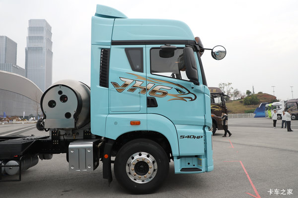 无锡市解放JH6牵引车系列,打折优惠,降3万,赶快抢购! 无锡市解放JH6牵引车系列,打折优惠,降3万,赶快抢购!