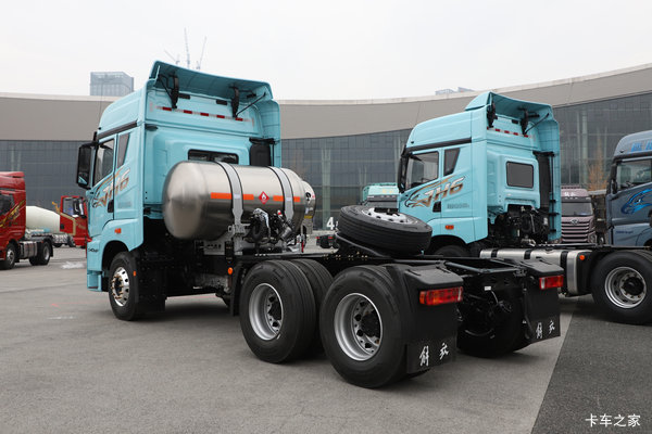 无锡市解放JH6牵引车系列,打折优惠,降3万,赶快抢购! 无锡市解放JH6牵引车系列,打折优惠,降3万,赶快抢购!