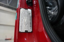 东风天龙KL&nbsp;电动牵引车驾驶室图片