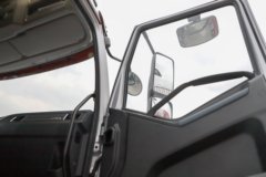 一汽解放J6L 精英版 5.7L柴油 290马力 4X2 一汽解放8档 高顶 6.75米仓栅式载货车