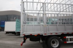 一汽解放J6L 精英版 5.7L柴油 290马力 4X2 一汽解放8档 高顶 6.75米仓栅式载货车