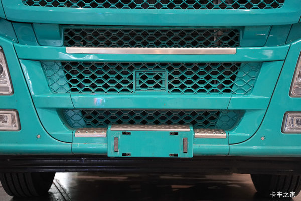 东风商用车天龙KL 标载版 6X4 纯电动牵引车 宁德时代600kWh