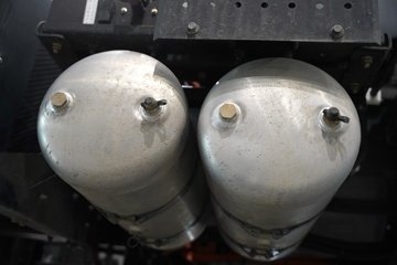 �������ó���������KL 6X4 ���ʽ���̻�϶���ǣ���� ΢��78.3kWhͼƬ