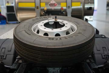 �������ó���������KL 6X4 ���ʽ���̻�϶���ǣ���� ΢��78.3kWhͼƬ