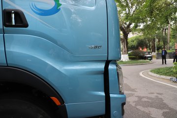 ������������H7pro 12.5L LNG 480���� 6X4 ��ʿ��12�� ǣ����ͼƬ