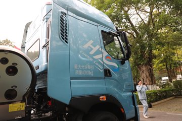 ������������H7pro 12.5L LNG 480���� 6X4 ��ʿ��12�� ǣ����ͼƬ