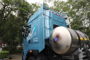 ������������H7pro 12.5L LNG 480���� 6X4 ��ʿ��12�� ǣ����ͼƬ