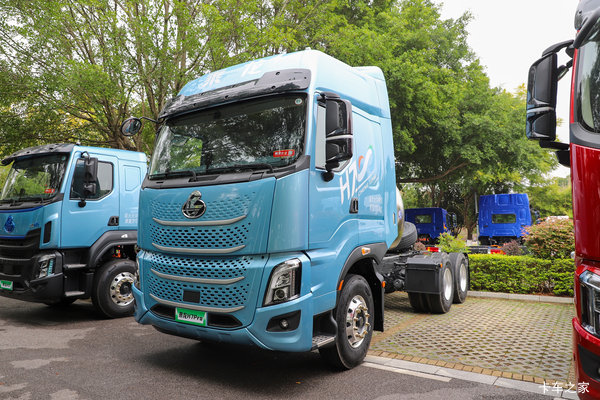 优惠0.5万 乘龙H7Pro 580马力LNG牵引车