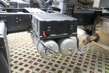 ������������H7pro 12.5L LNG 480���� 6X4 ��ʿ��12�� ǣ����ͼƬ