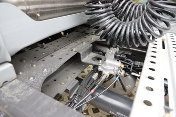 ������������H7pro 12.5L LNG 480���� 6X4 ��ʿ��12�� ǣ����ͼƬ