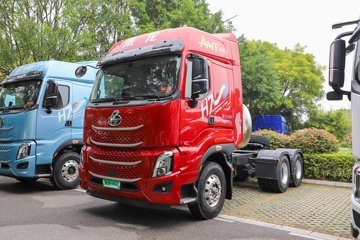 乘龙H7 pro&nbsp;牵引车外观                                                图片