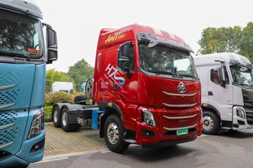 东风柳汽乘龙H7pro 陆航版 610马力 6X4 AMT自动档 牵引车