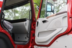 东风柳汽乘龙H7pro 陆航版 610马力 6X4 AMT自动档 牵引车