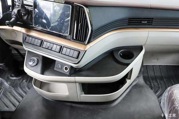 东风柳汽 乘龙H7pro 490马力 法士特12档 6X4牵引车