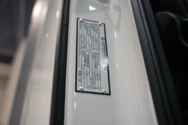 天龙旗舰KX&nbsp;电动牵引车驾驶室图片